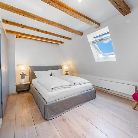 Lighthouse 2 Hörnum