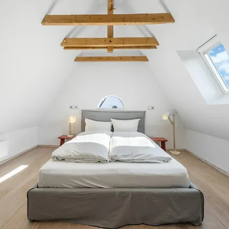 بيت للعطل Lighthouse 2 *